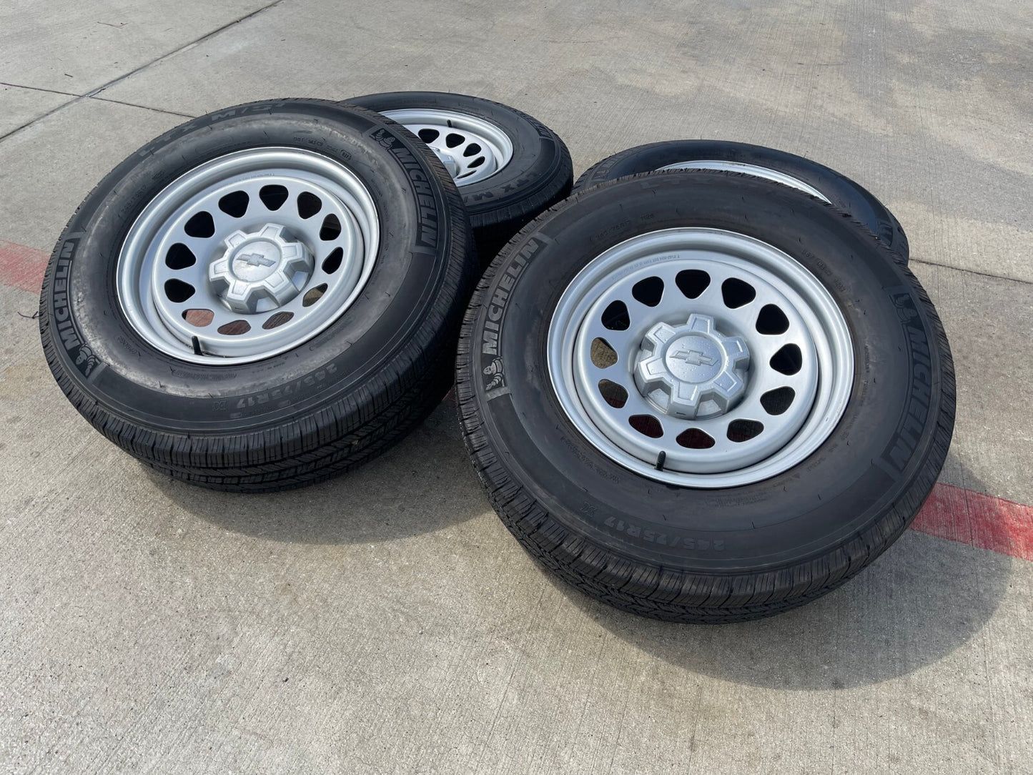 17" Chevy Silverado Sierra OEM wheels rims Tahoe Colorado 8130 Canyon MICHELIN