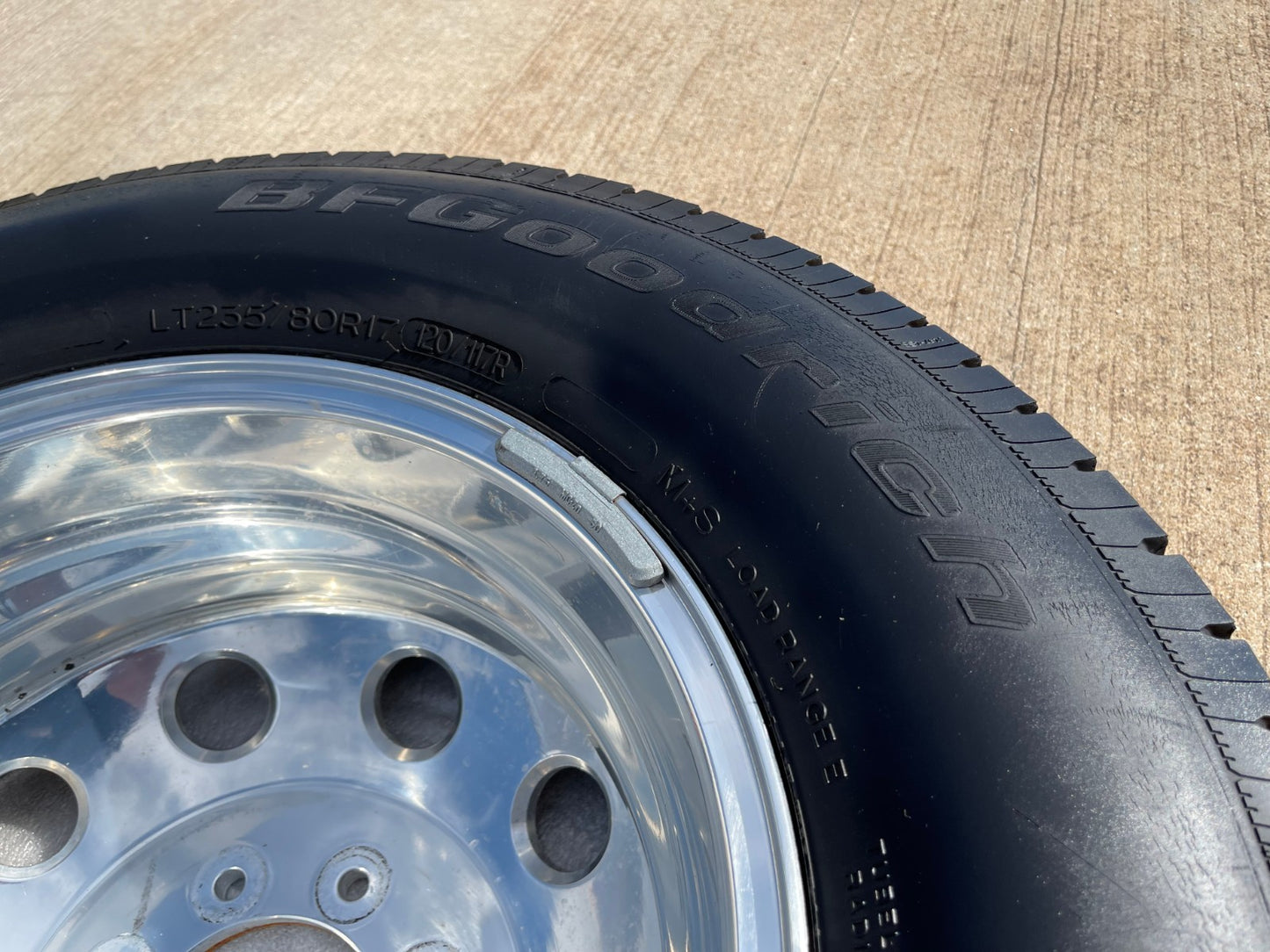 17" Dodge Ram 3500 DUALLY OEM wheel rim 2415 REAR ALCOA 2016 2017 2018 8x165