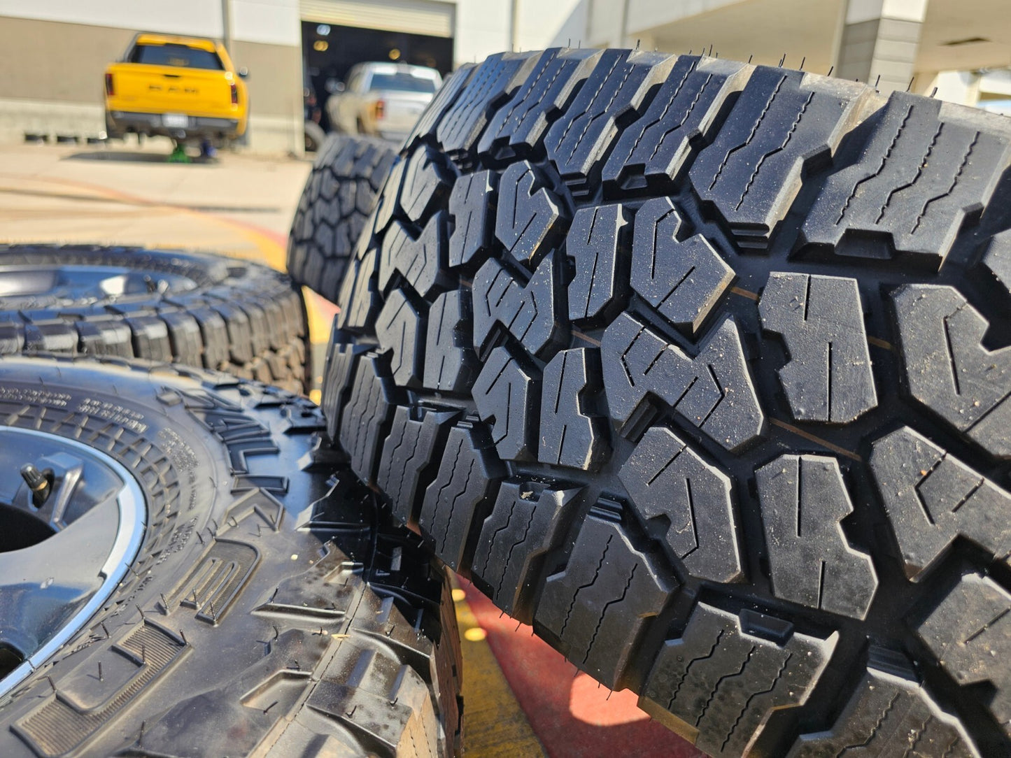 17" Jeep Wrangler Gladiator RUBICON OEM 9236 wheels rims 33" FALKEN A/T3 NEW