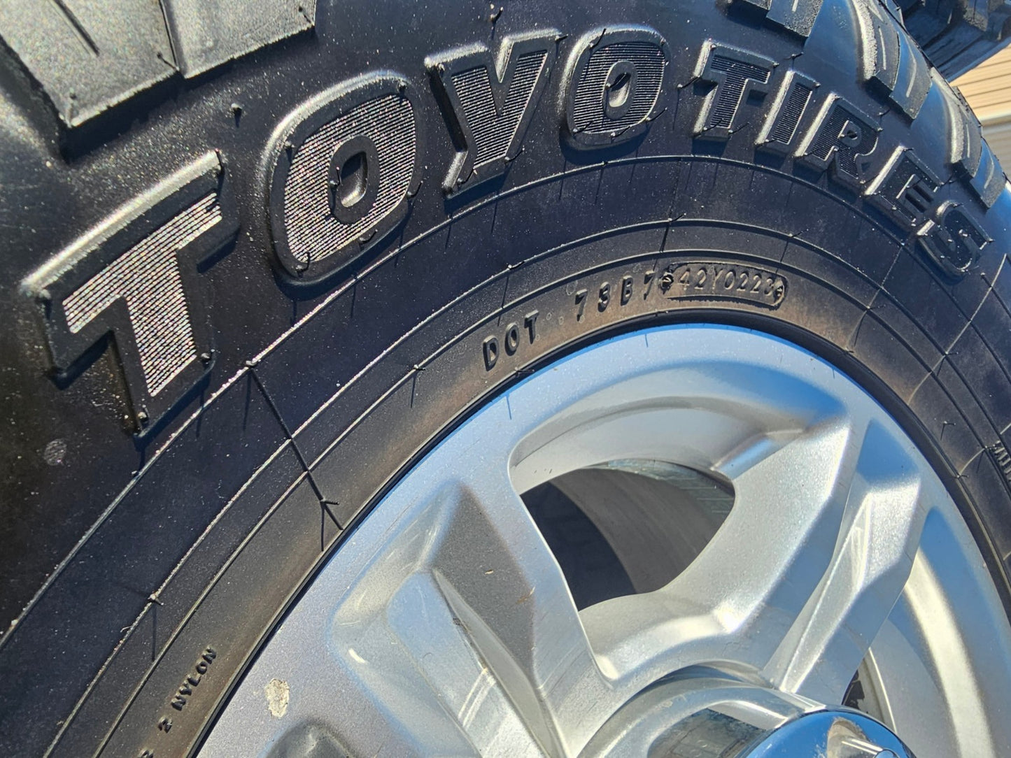 17" Ford F-250 F-350 OEM 10096 TREMOR wheels rims tires TOYO A/T3 34"