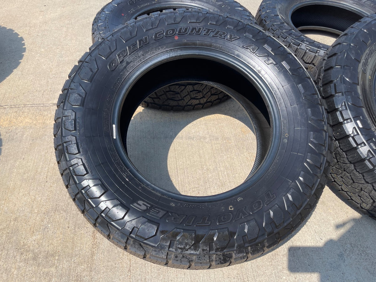 (4) 265/70/18 Toyo Open Country A/T3 tires SET 116H M+S 265/70R18 TAKE OFFS NEW