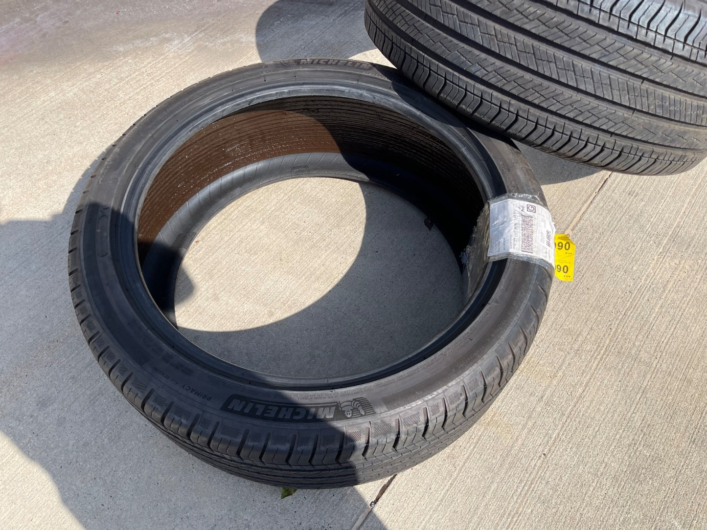 (1) 275/40/22 Michelin Primacy A/S All Season 107H XL Selfseal 275/40R22 tire