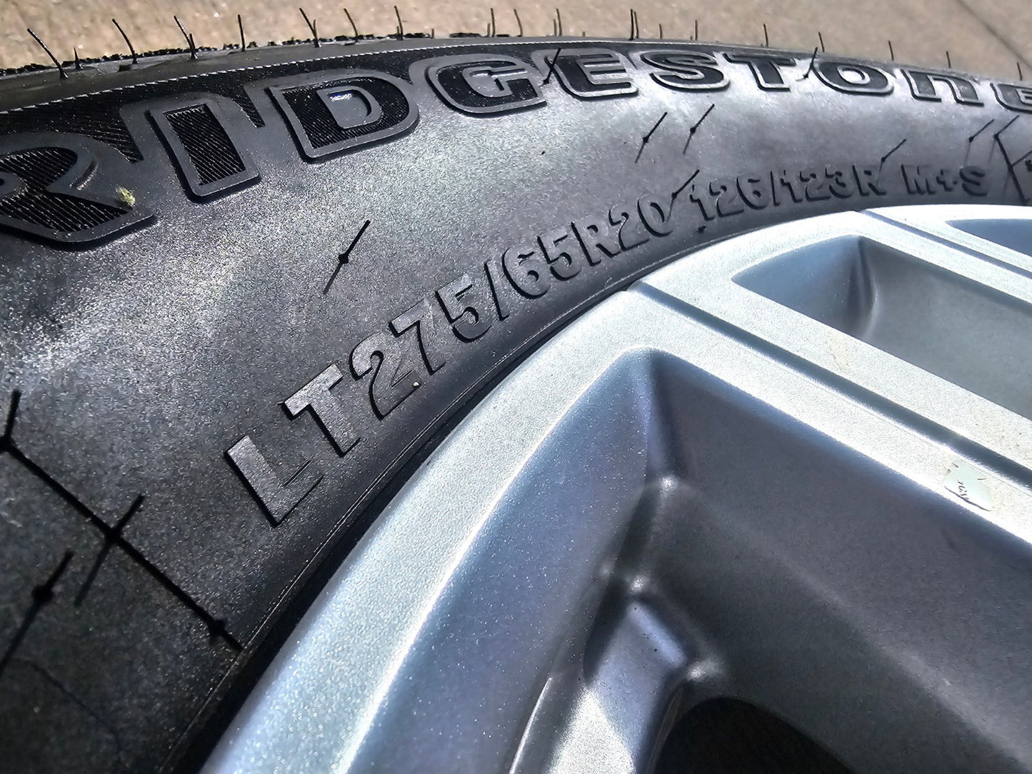 20" GMC Sierra AT4 2500 3500 OEM wheels rims 5950 Silverado BRIDGESTONE DUELER