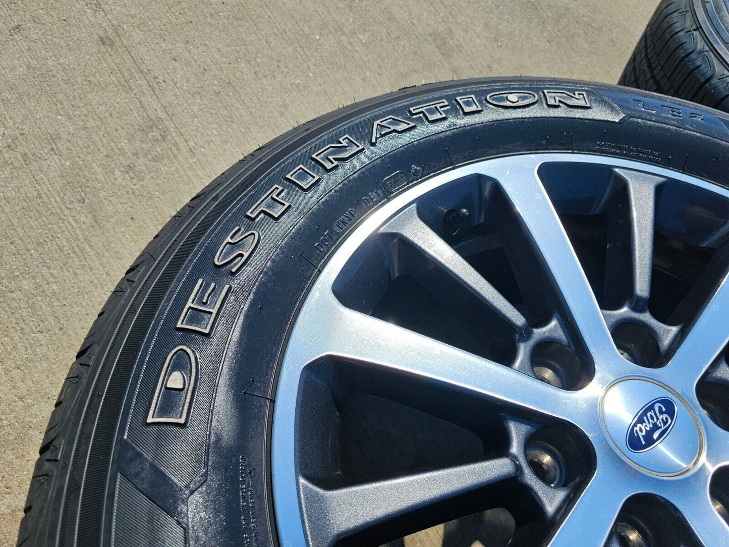 18" Ford F-150 Expedition 10142 OEM rims wheels tires