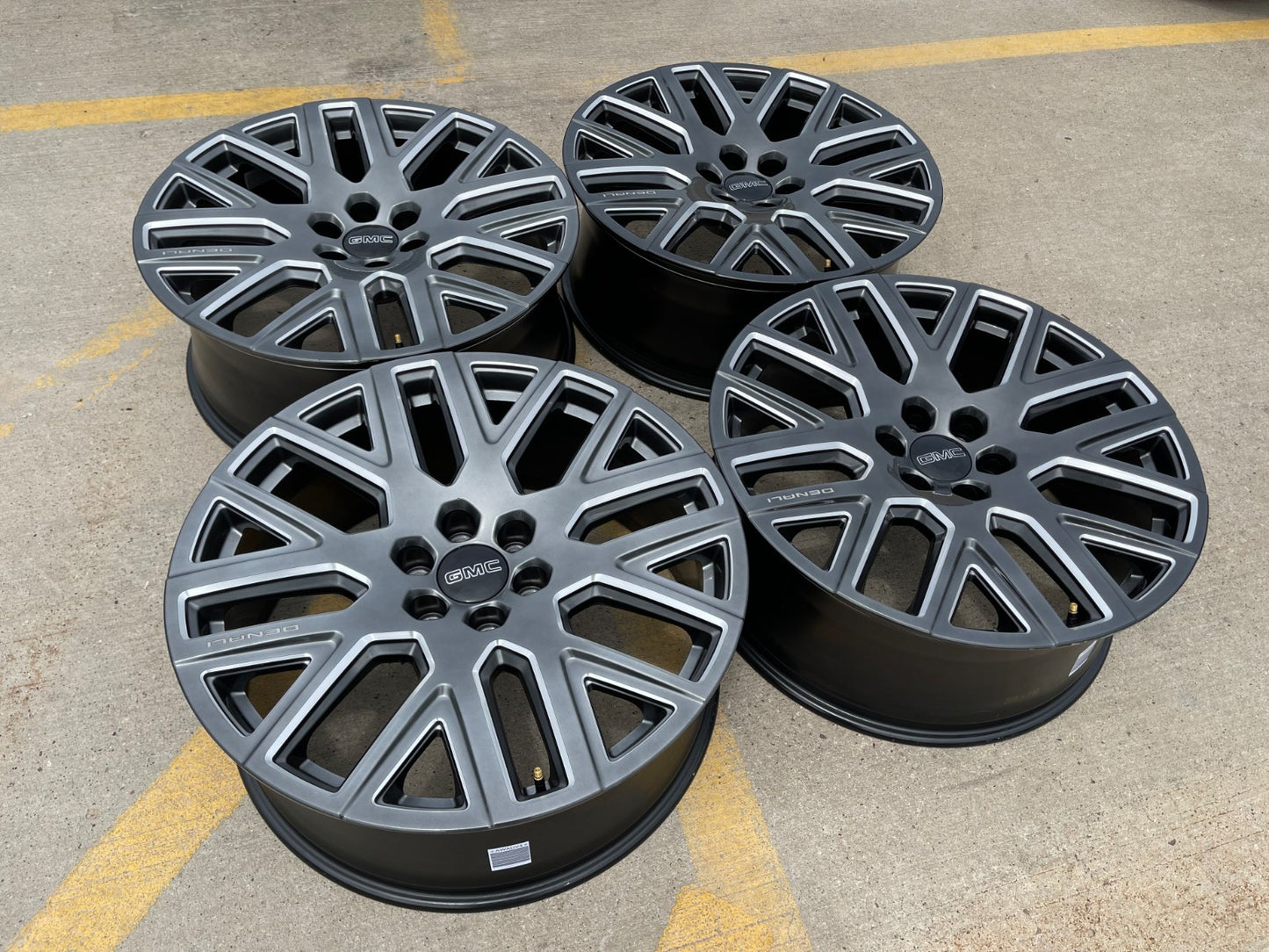 24" GMC Yukon Sierra DENALI OEM wheels rims 2023 2024 2025 2026 2027 NEW