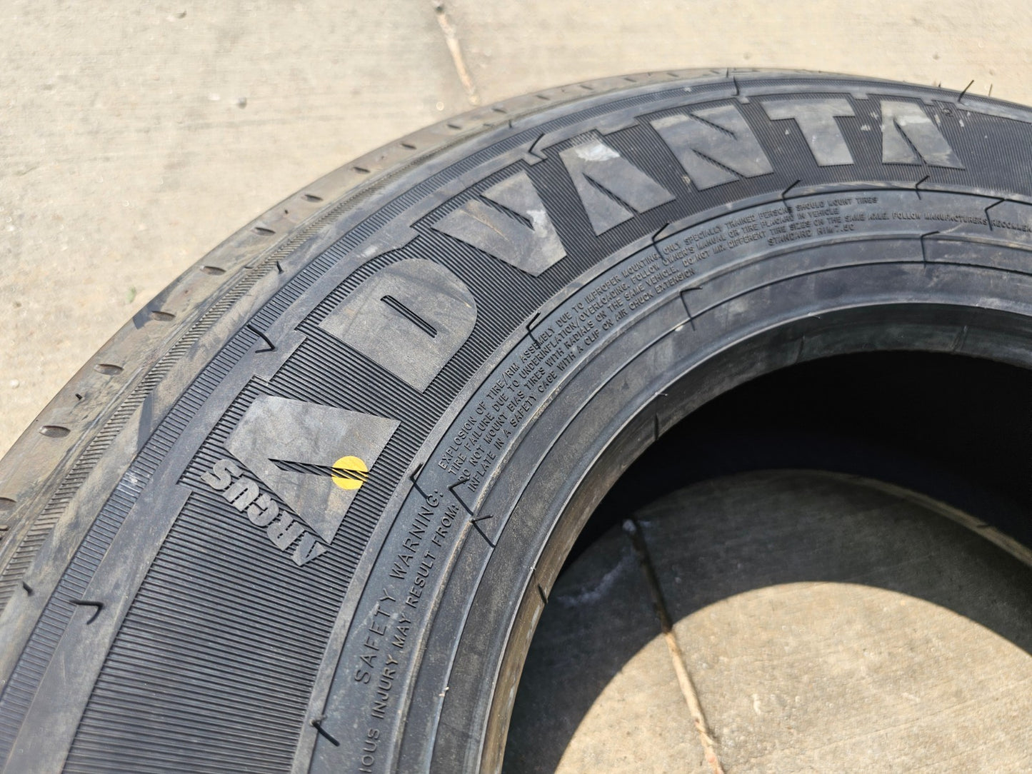(1) 245/70/17.5 Advanta AV-2000S tire 245/70R17.5 143 J 18 ply LR J NEW