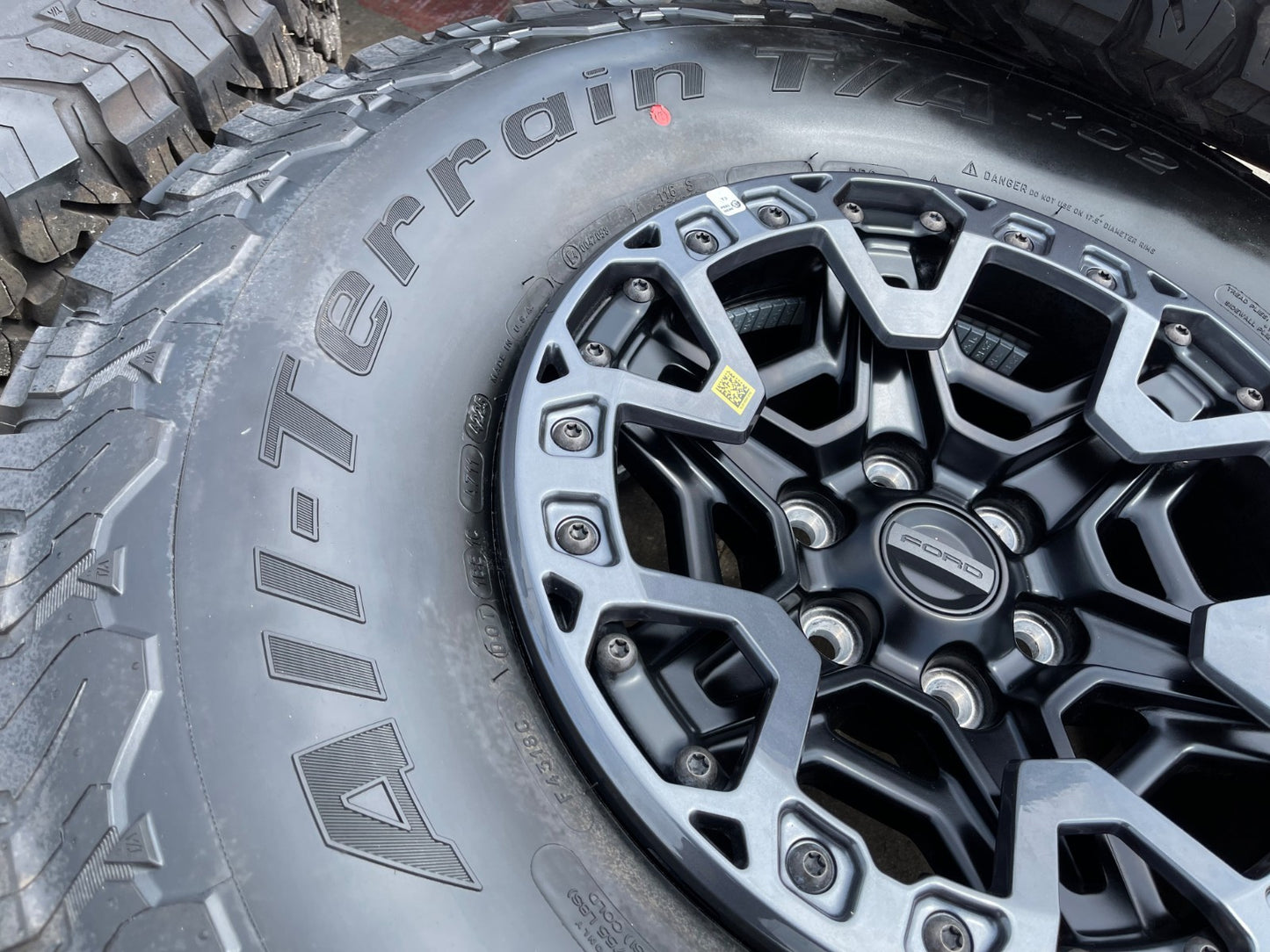 17" Ford F-150 Raptor R OEM BEADLOCK rims wheels 2025 2026 2027 BFG KO2 37" NEW