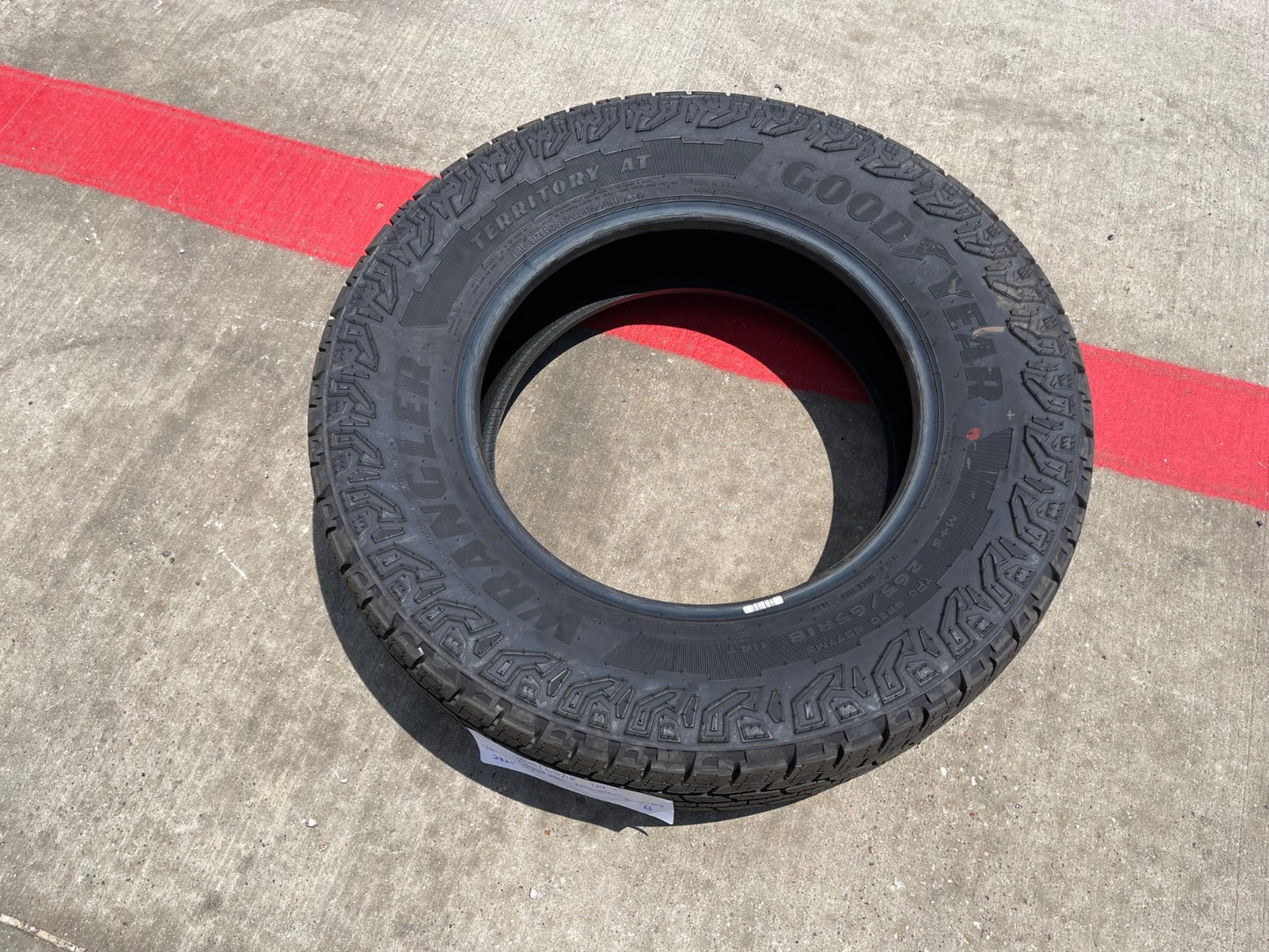 265/65/18 Goodyear Wrangler Territory A/T tire 265/65r18 114T M+S NEW TAKE OFF
