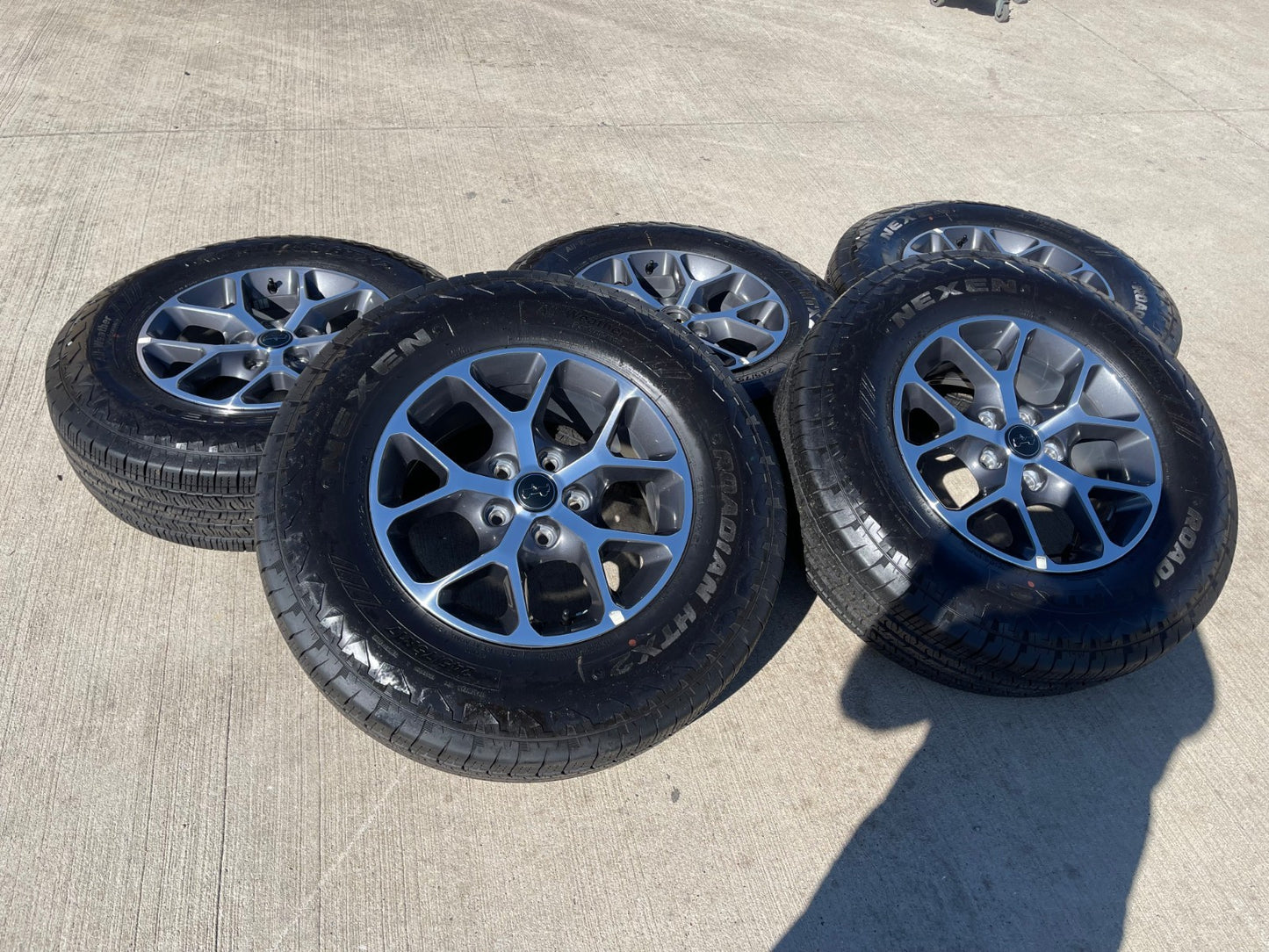 17" Jeep Gladiator OEM wheels rims 9235 Wrangler 2024 2025 2026 NEXEN NEW