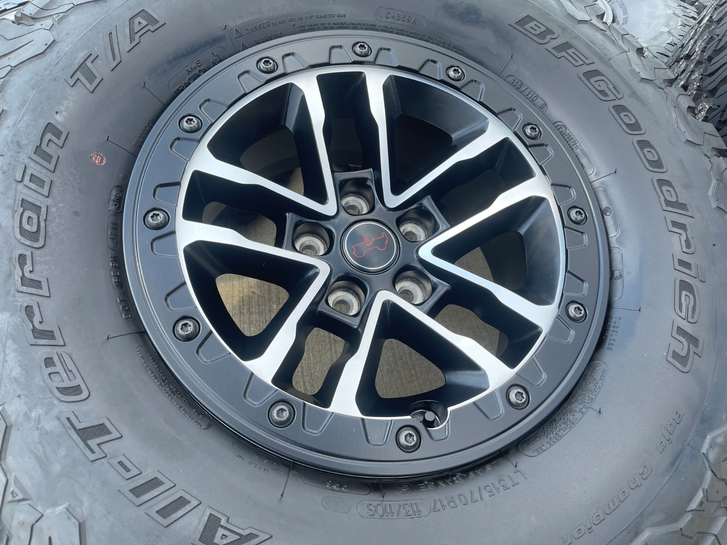 17" Jeep Wrangler 392 Gladiator Rubicon OEM 9329 BEADLOCK wheels rims BFG 35"