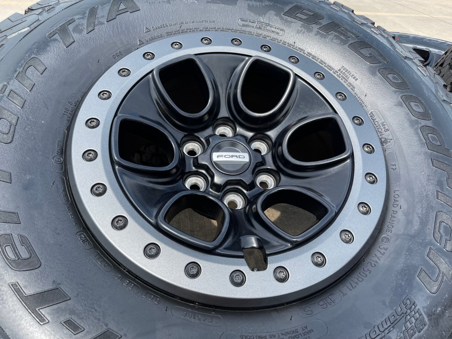 17" Ford F-150 Raptor OEM BEADLOCK rims wheels 10459 95210 BFG KO2 37" tires NEW
