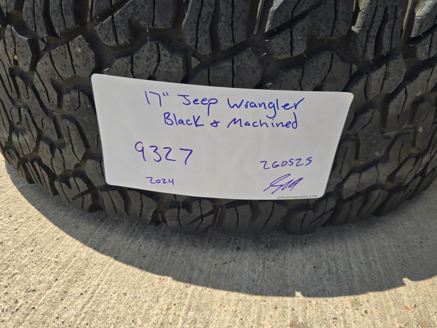 17" Jeep Wrangler Rubicon OEM 95730 9327 wheels rims Gladiator BFG KO2 A/T 33"