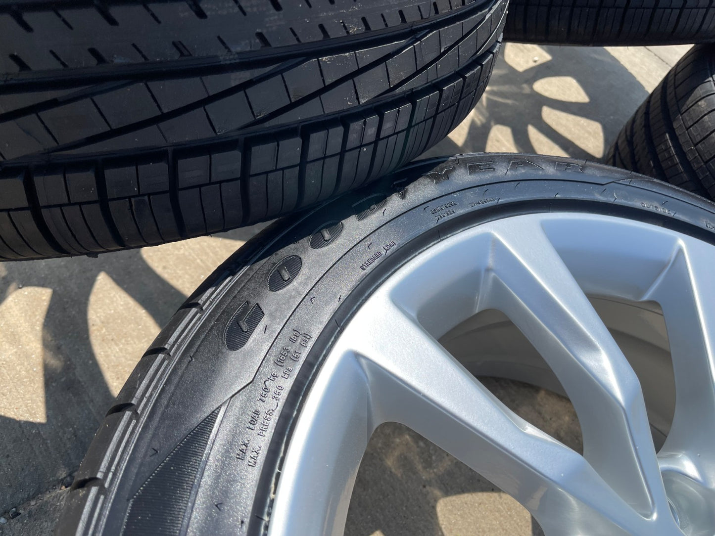19" Cadillac XTS CT5 CT6 Platinum OEM 4729 wheels rims SET GOODYEAR