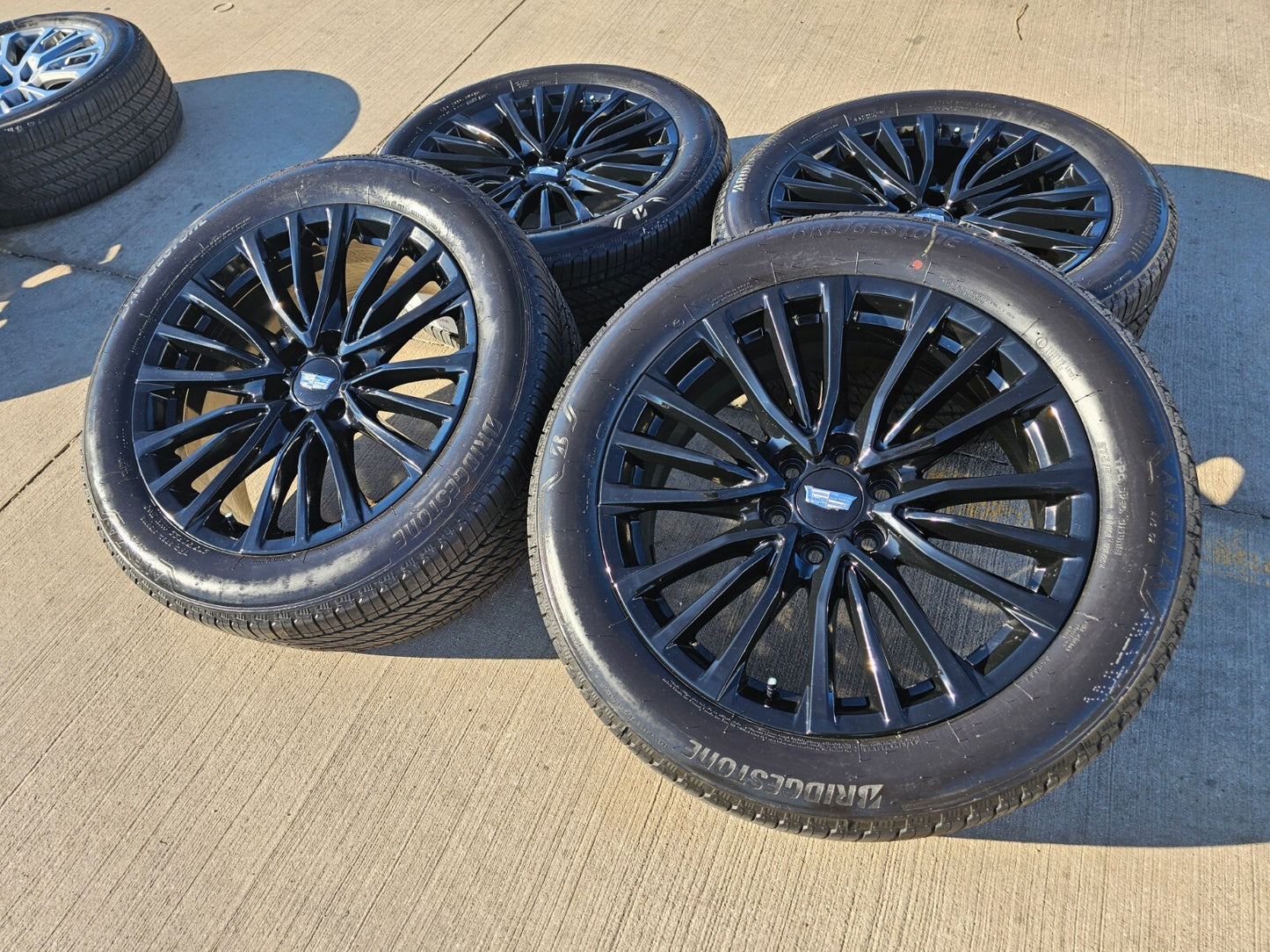 22" Cadillac Escalade V Platinum OEM 4883 95479 wheels rims 2024 2025 2026 NEW