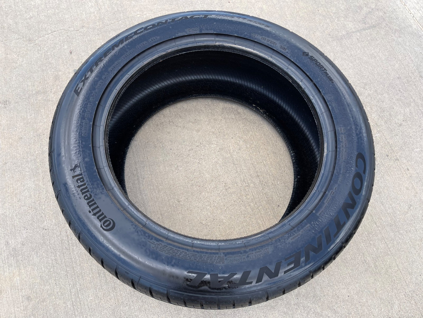 (1) 295/45/20 Continental Extreme Contact DWS06 111Y XL M+S 295/45R20 tire
