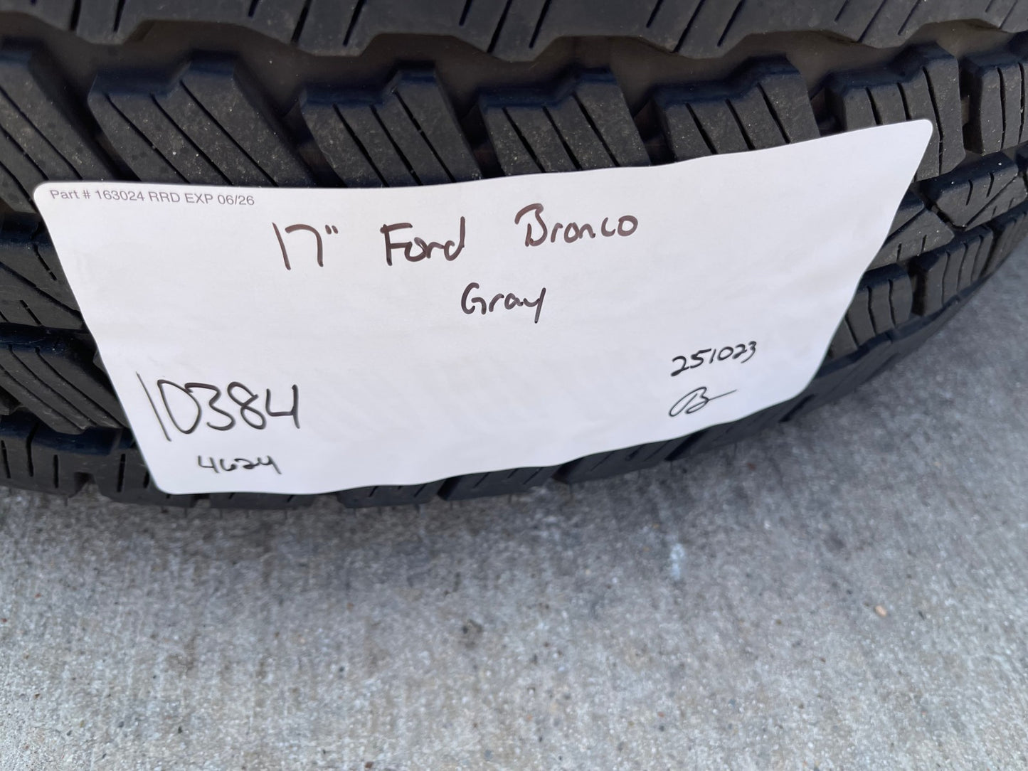 17" Ford Bronco HERITAGE OEM 10384 wheels rims tires
