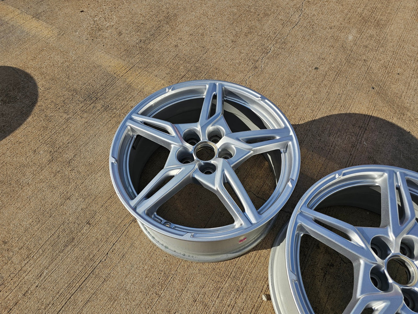 19" Chevy Corvette C8 OEM wheel rim 14007 96704 FRONT 2023 2024 2025 2026 NEW