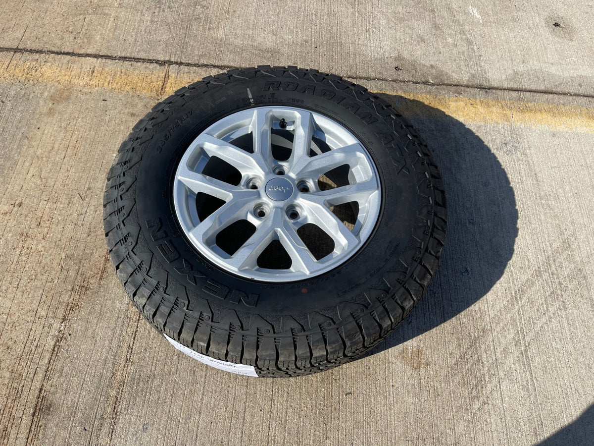 17" Jeep Gladiator RUBICON OEM wheel rim 9301 95329 Wrangler spare NEXEN NEW