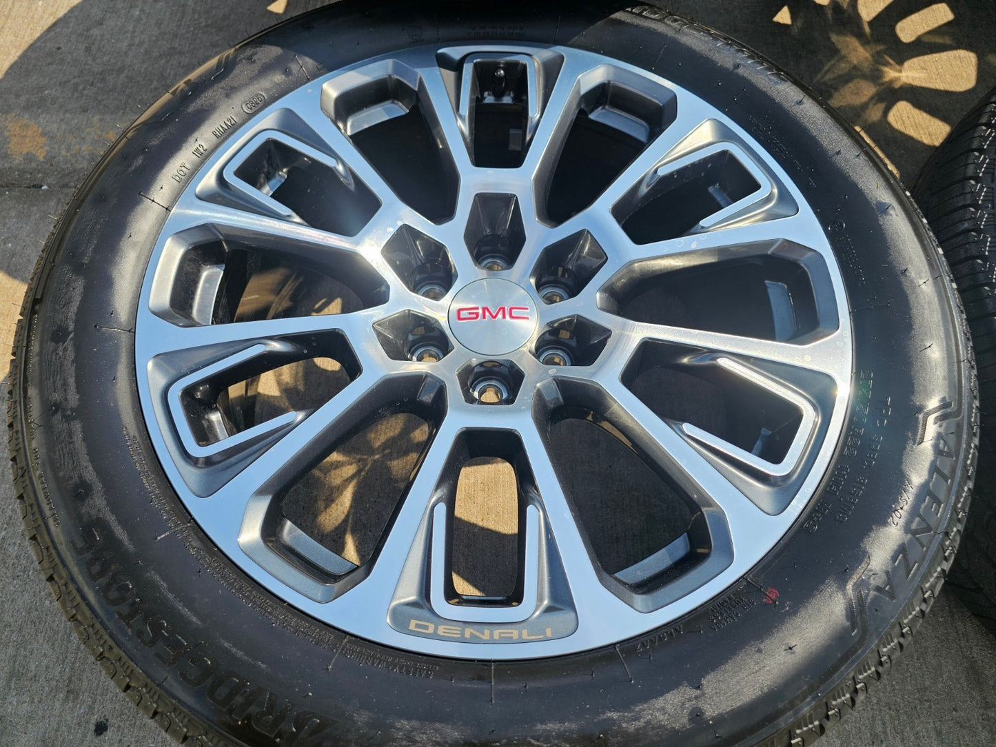 22" GMC Yukon Sierra DENALI OEM wheels rims Tahoe tires 2024 2025 2026 NEW