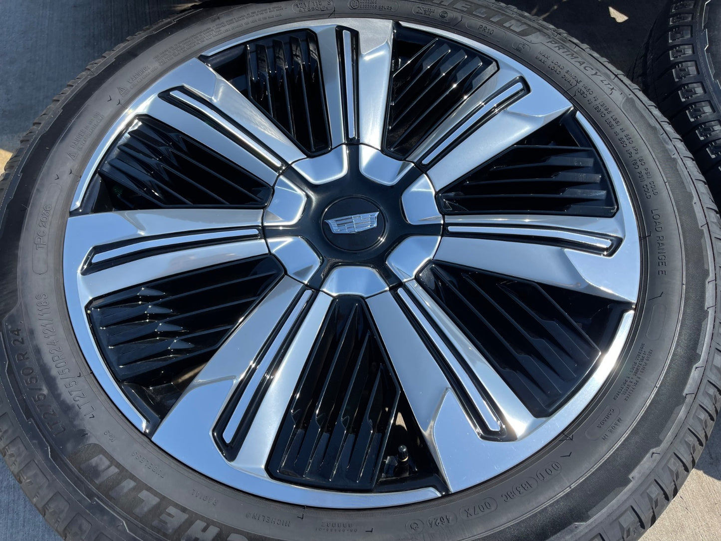 24" Cadillac Escalade IQ DEEP SPACE EV OEM wheels rims Hummer 2500 2025 2026