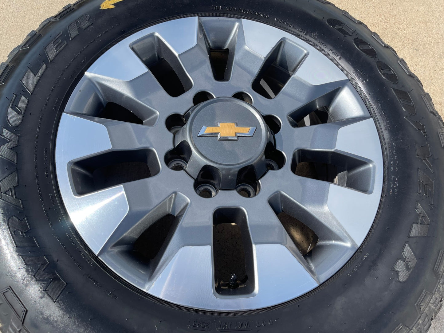 20" Chevy Silverado GMC Sierra 2500 3500 OEM 5960 5947 wheel rim tire spare