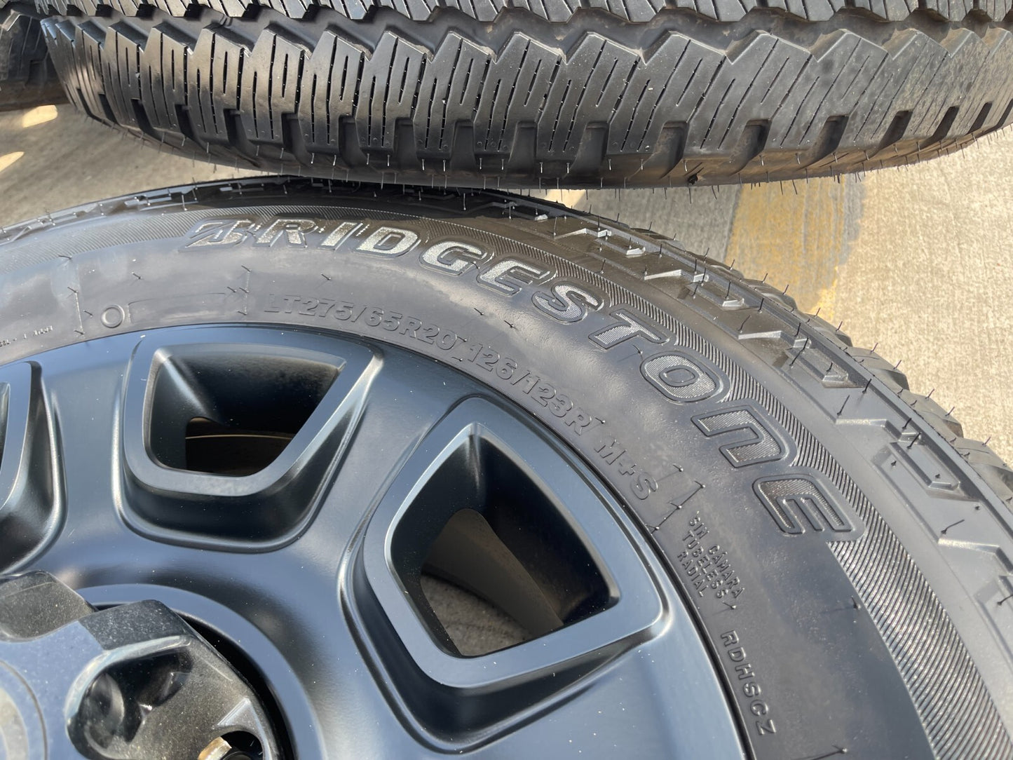 20" Ford F-250 F-350 OEM Lariat Platinum wheels rims 10486 tires 2025 2026 NEW