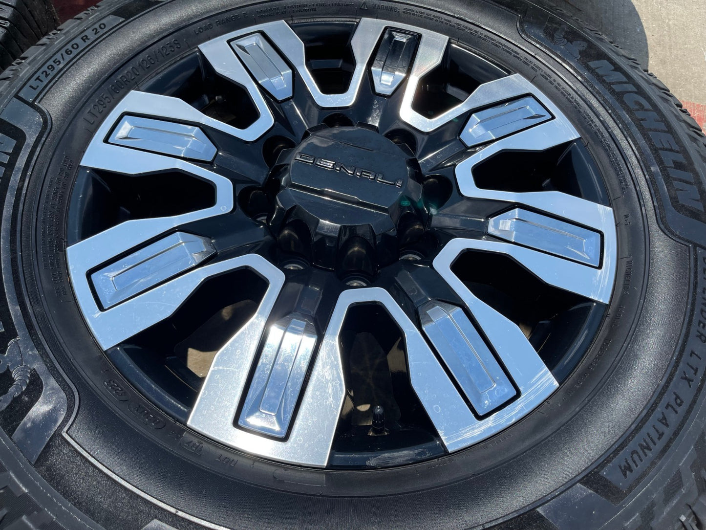 20" GMC Sierra 2500 3500 OEM wheels rims 5958 14138 tires MICHELIN DEFENDER