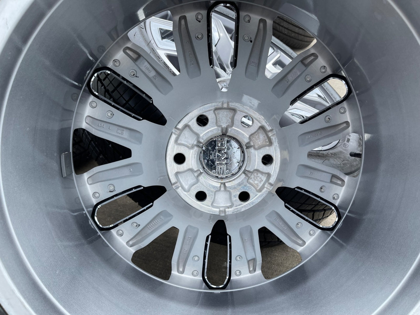 22" GMC Yukon Chevy Tahoe Escalade OEM 95513 14134 wheels rims BRIDGESTONE NEW