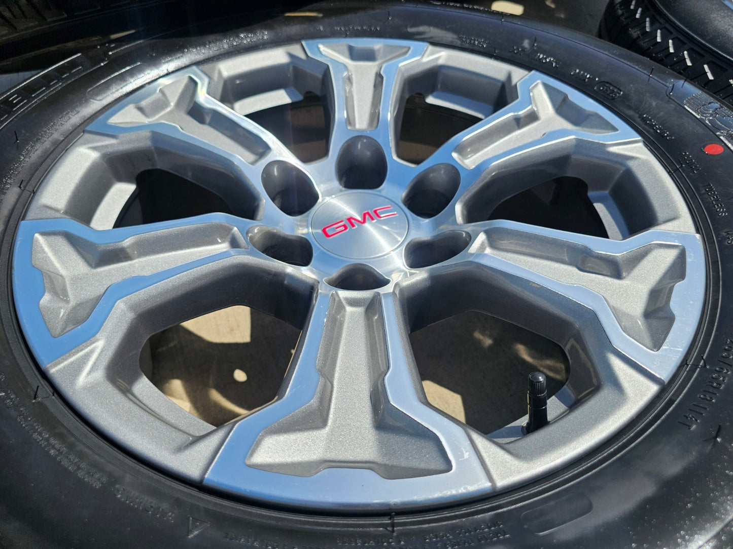 18" GMC Sierra Canyon Chevy Tahoe Colorado OEM 5910 wheels rims MICHELIN