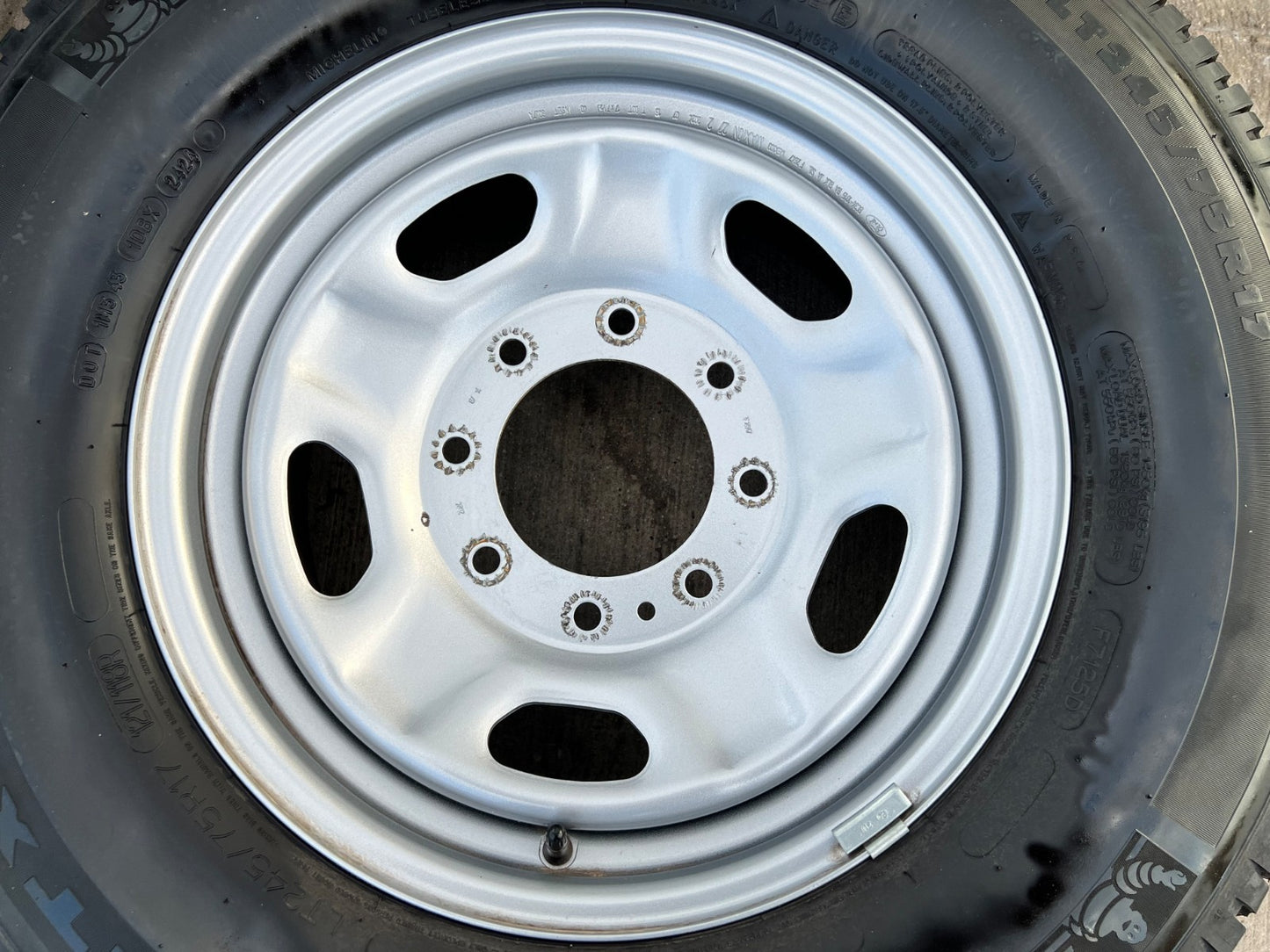 17" Ford F-250 F-350 OEM 3828 wheels rims tires MICHELIN LTX A/T2