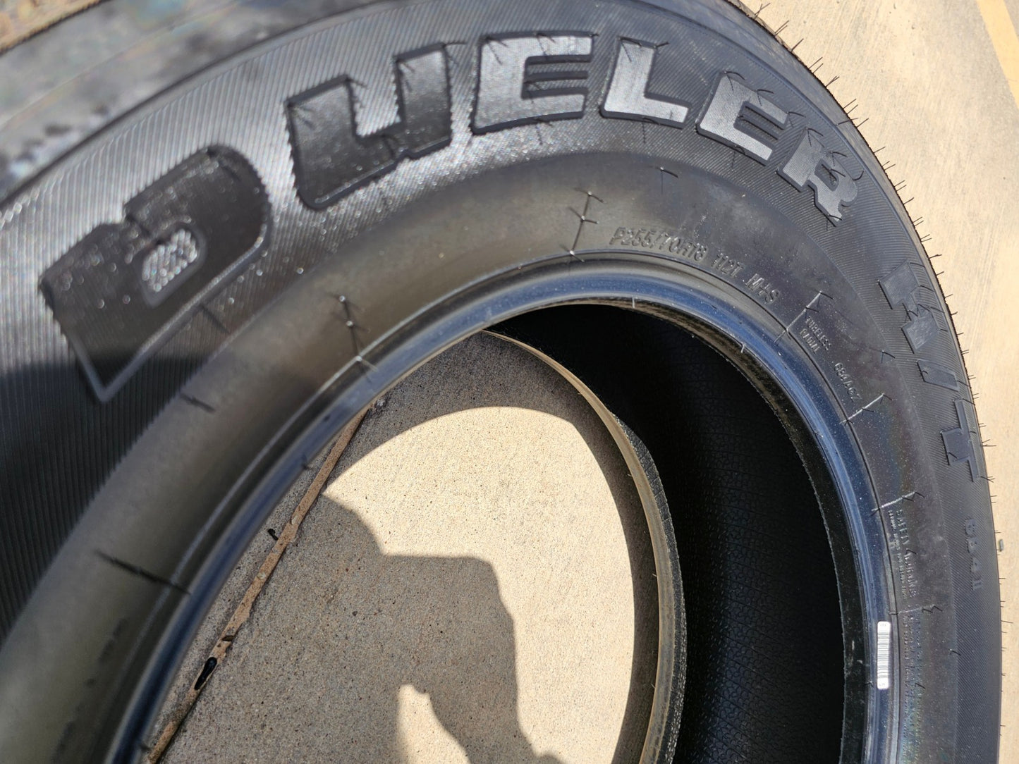 (1) 255/70/18 Bridgestone Dueler H/T tire Toyota Tundra Sequoia 112T M+S NEW