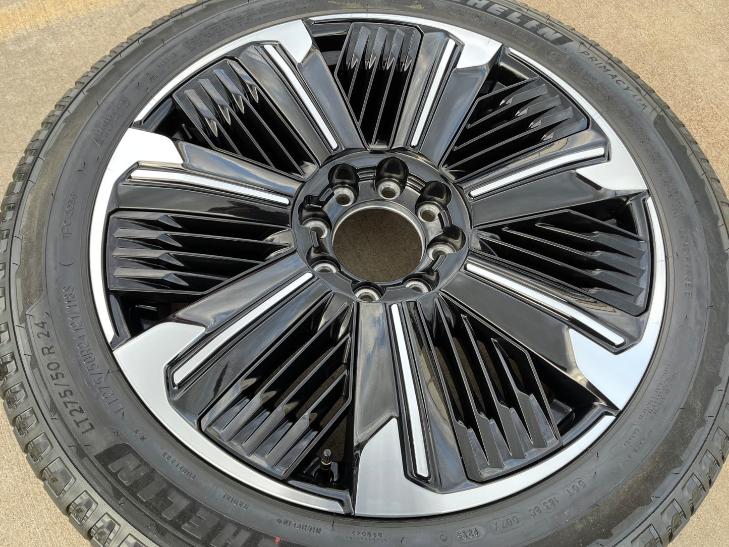 24" Cadillac Escalade IQ EV OEM 8x165 wheel rim Hummer 2500 2025 MICHELIN NEW