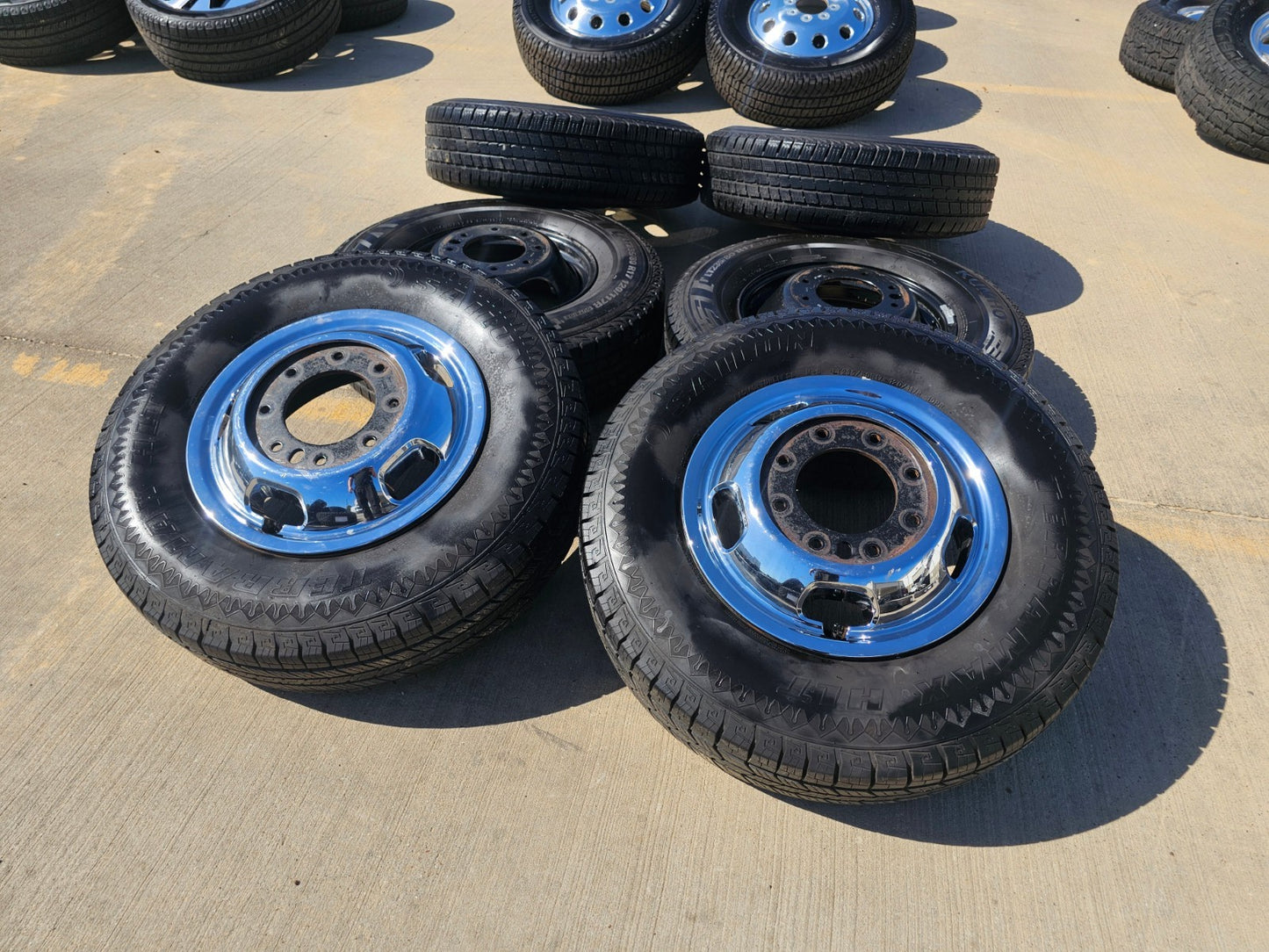 17" Dodge Ram 3500 Dually Laramie 8x200 wheels rims 2703 2704 OEM SET DISCOUNTED