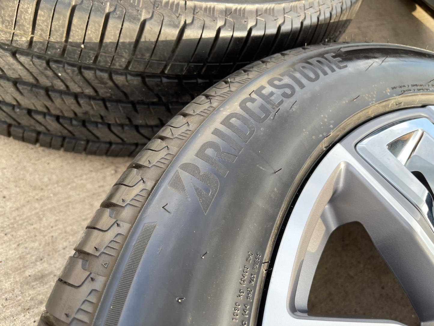 22" GMC Yukon Chevy Tahoe Escalade OEM 95513 14134 wheels rims BRIDGESTONE NEW
