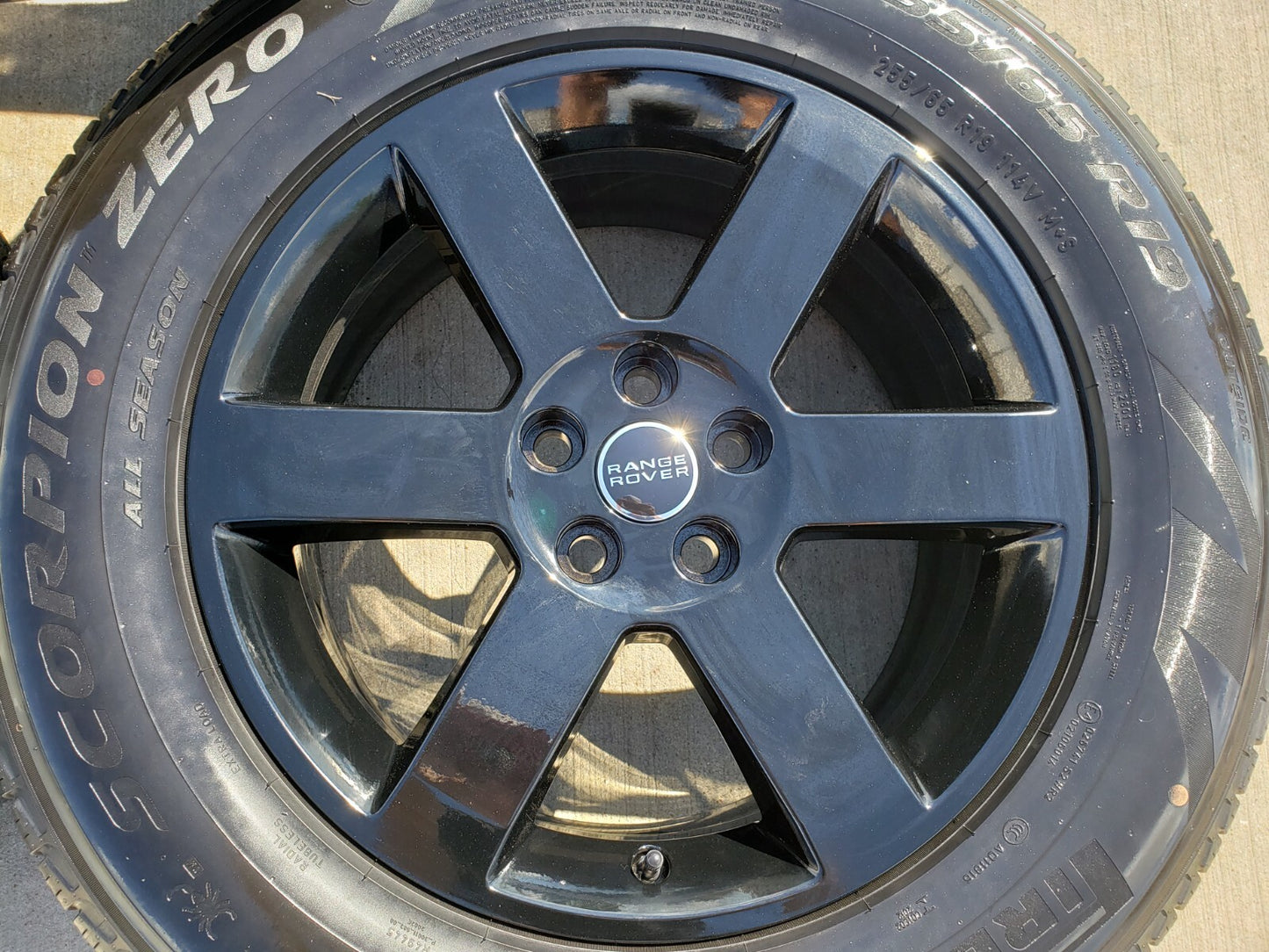 19" Land Rover DEFENDER Range Rover OEM 72348 wheels rims PIRELLI NEW