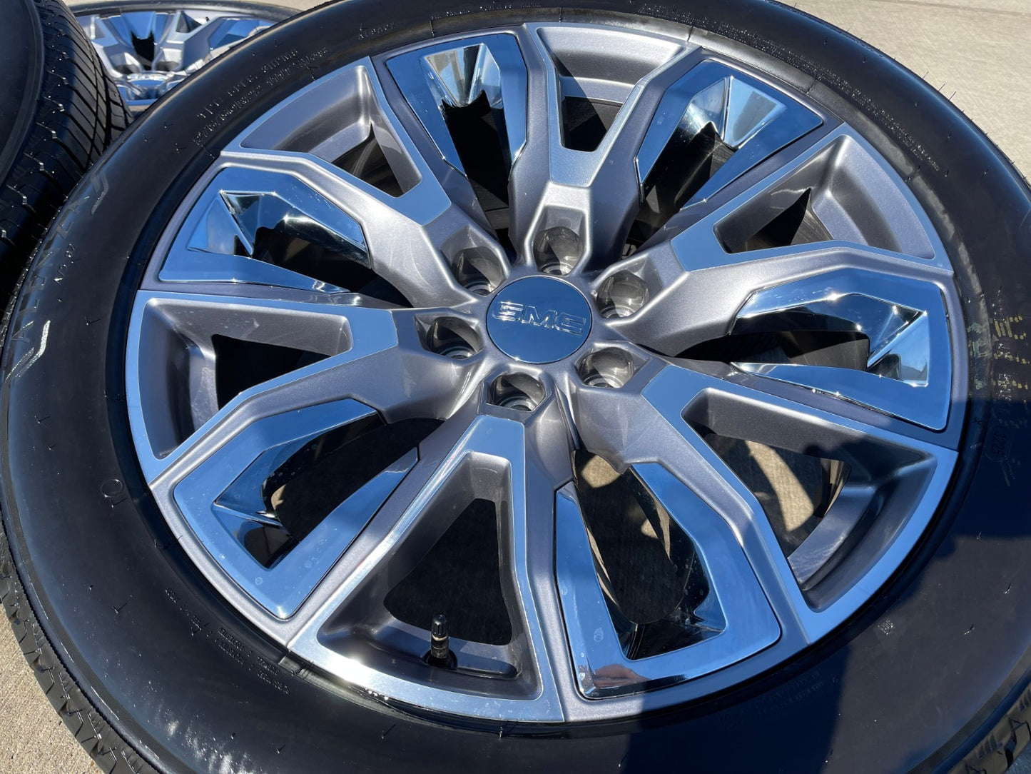 22" GMC Yukon Chevy Tahoe Escalade OEM chrome 95513 14134 wheels rims tires SET