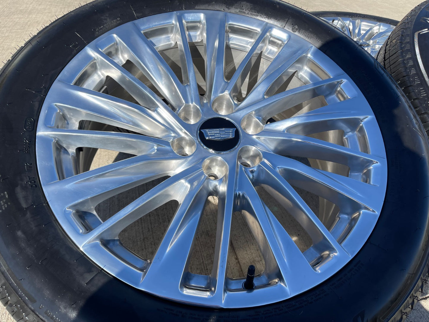 22" Cadillac Escalade Platinum OEM wheels rims 2024 2025 2026 2027 NEW