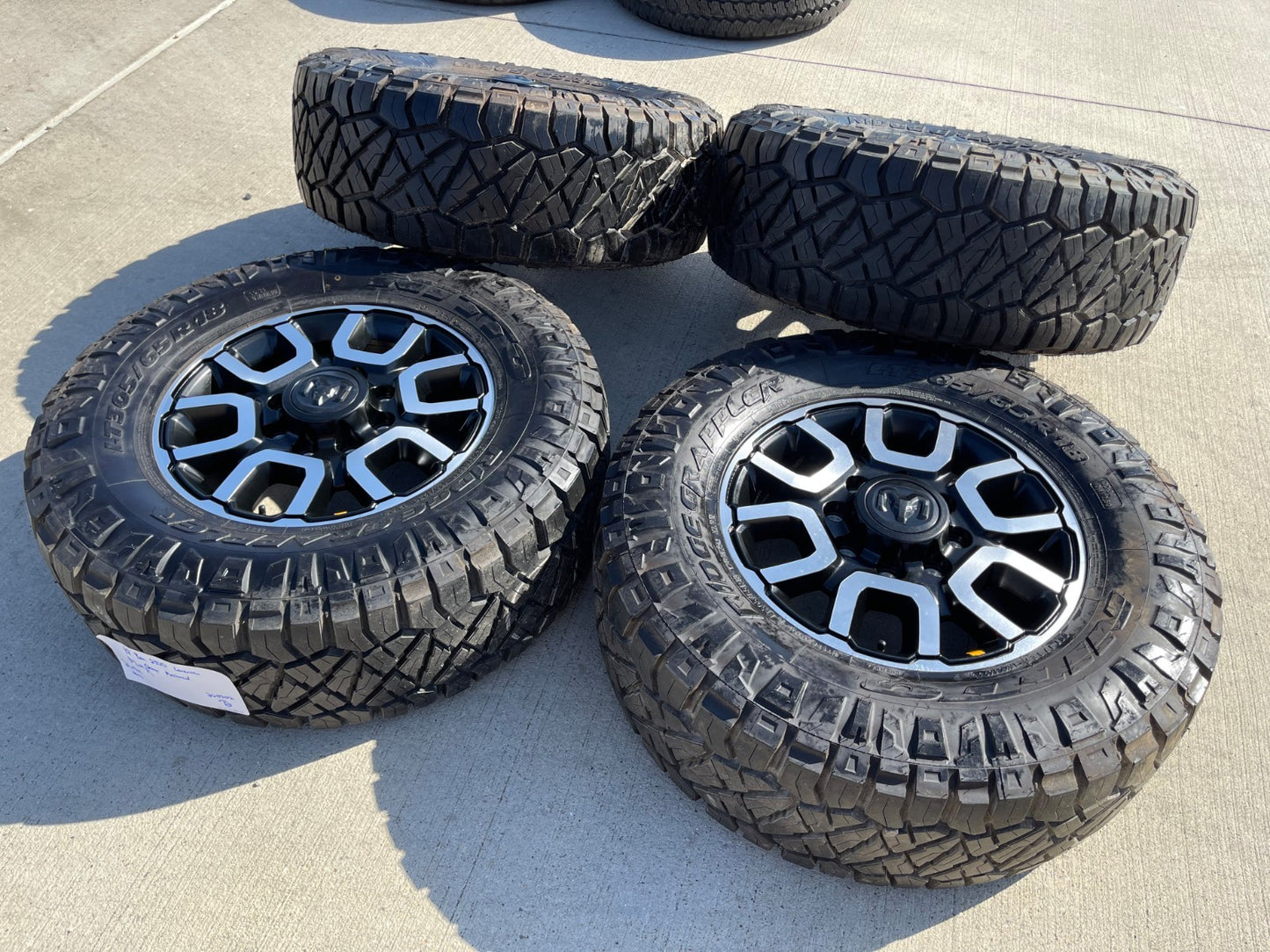 18" Ram 2500 3500 LARAMIE OEM 2694 wheels rims 2023 2024 2025 2026 NITRO 33" NEW