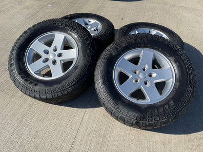 17" Jeep Gladiator OEM wheels rims 9074 Wrangler Kenda Klever A/T