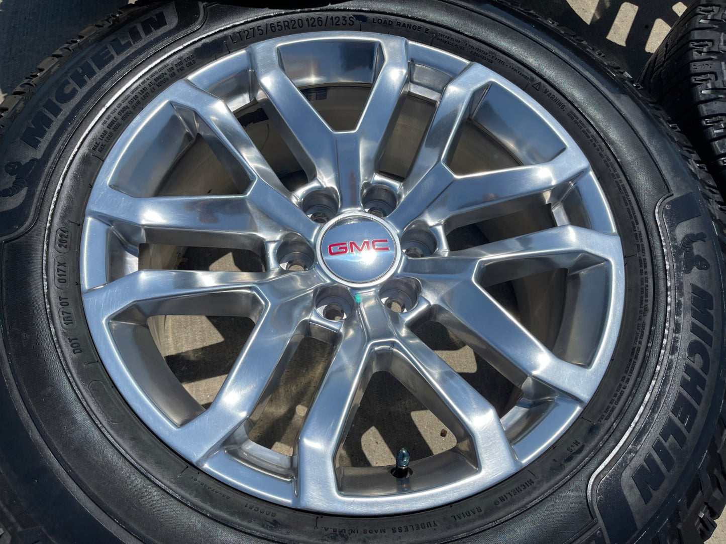 20" GMC Sierra Yukon AT4 Tahoe OEM 5924 wheels rims tires SET MICHELIN