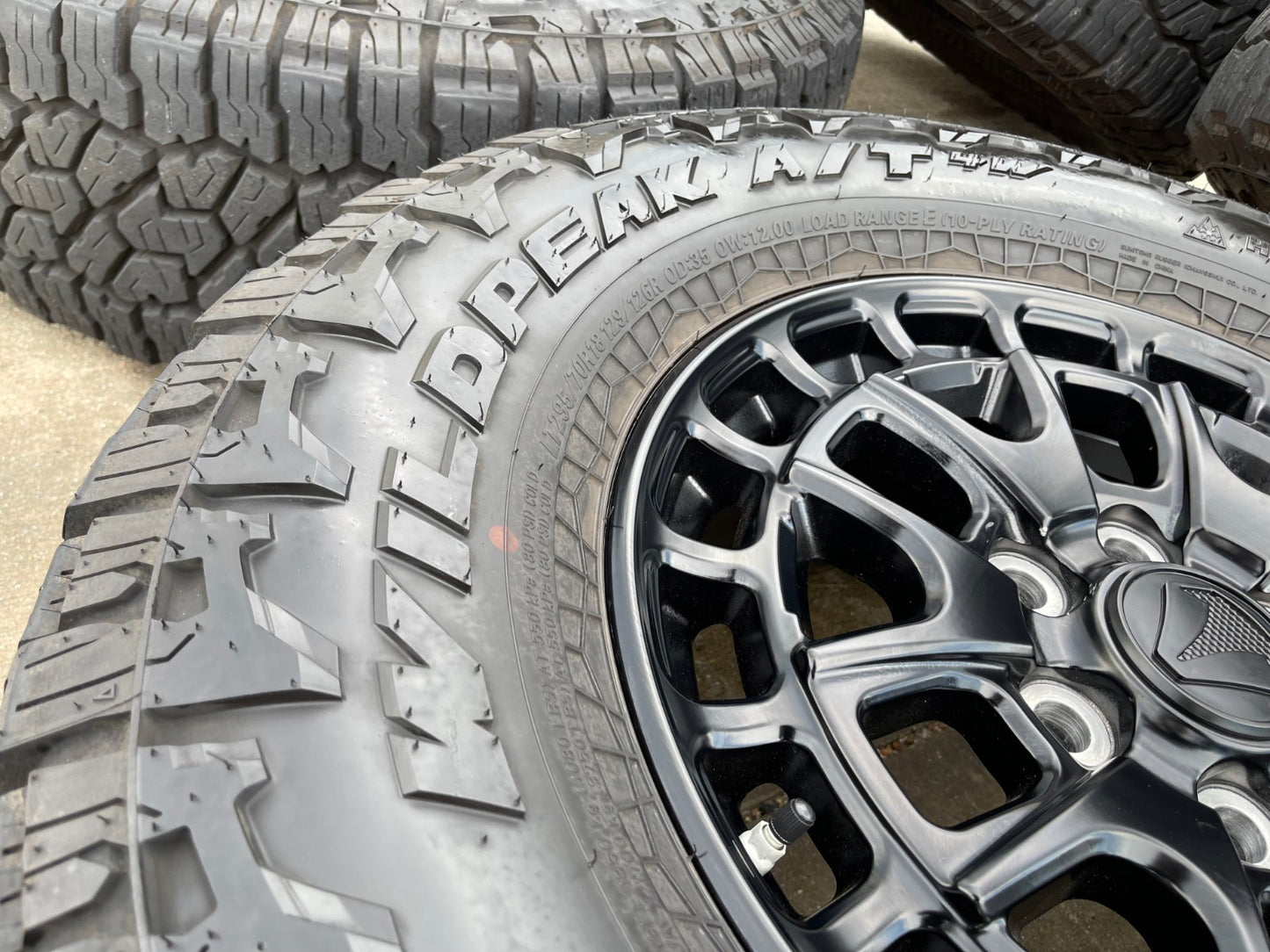 18" Toyota Tundra TSS T FORCE TRD OEM black wheels rims Sequoia 2025 NEW 35"