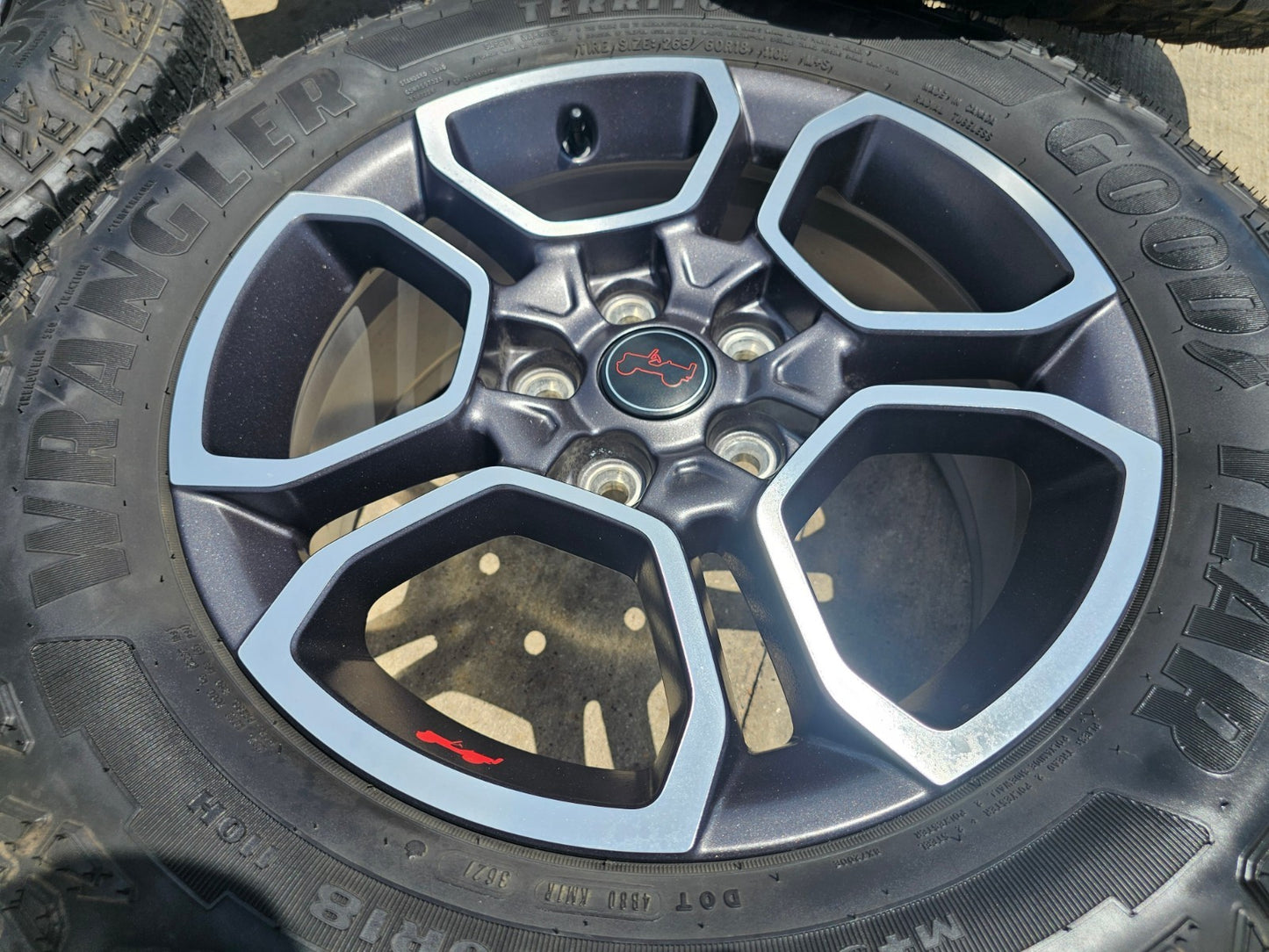18" Jeep Grand Cherokee TRAILHAWK L OEM wheels rims 9309 Durango