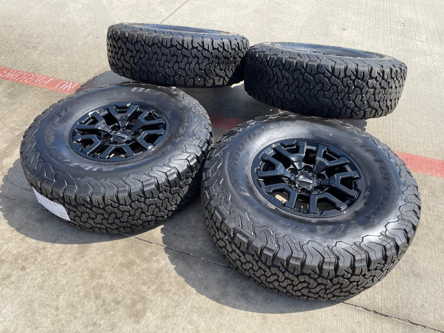 17" Ford F-150 Raptor Bronco OEM rims wheels 10461 tires 37" BFG