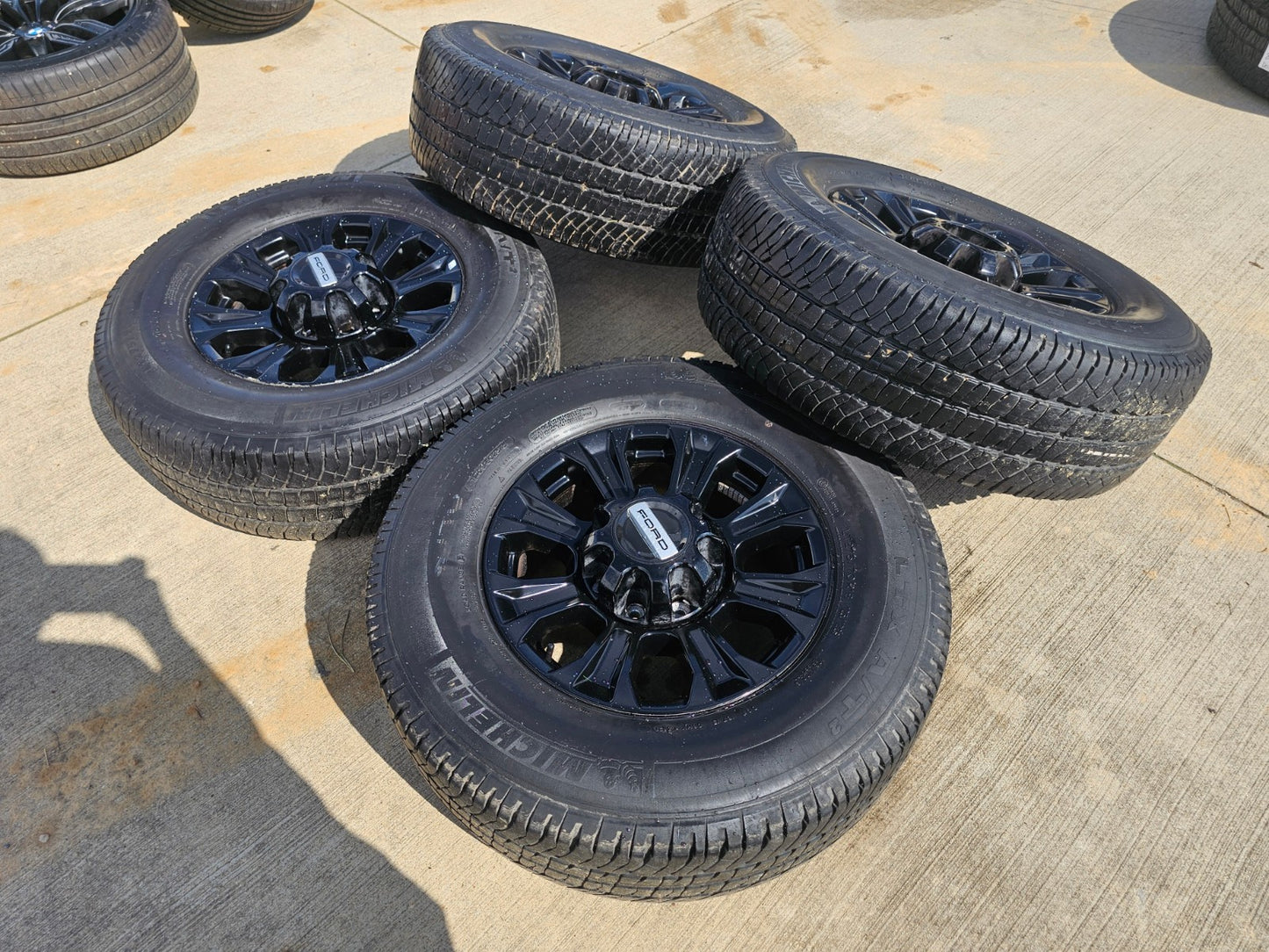 18" Ford F-250 F-350 TREMOR OEM rims wheels 10097 MICHELIN A/T2 SET