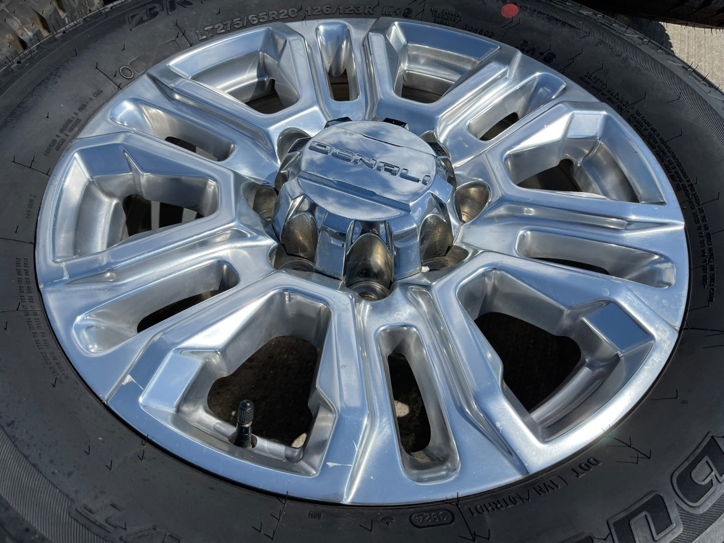 20" GMC Sierra Denali 2500 3500 OEM 5957 wheels rims tires 2022 2023 2024 2025