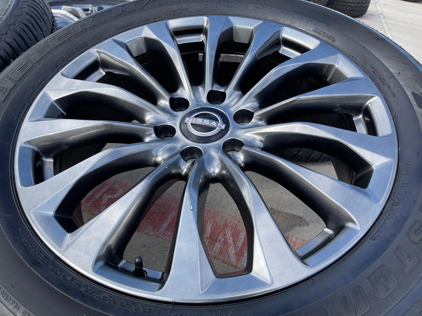 22" Infiniti QX80 QX56 Nissan Titan OEM wheels rims 62799 73770 tires