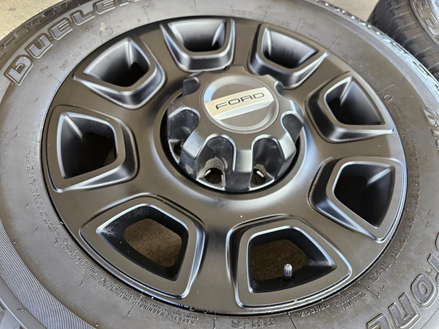 20" Ford F-250 F-350 OEM Lariat Platinum wheels rims 10486 tires 2024 2025 2026