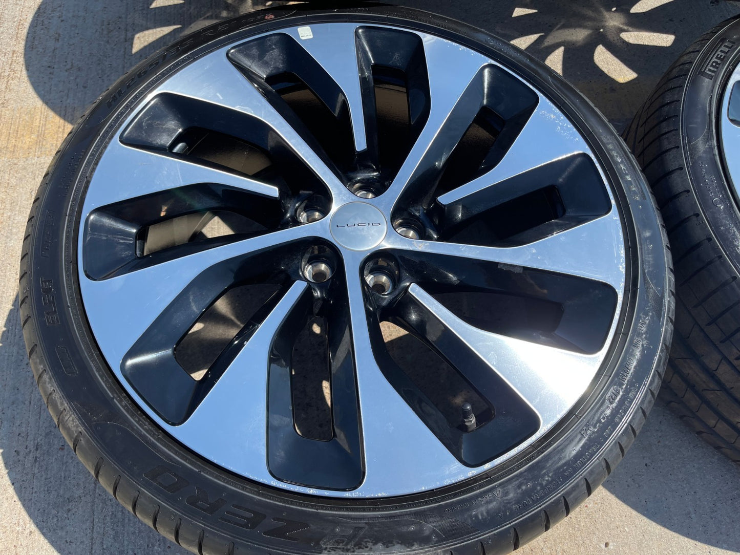 21" Lucid Air Grand Touring OEM 95542 95543 wheels rims black tires PIRELLI