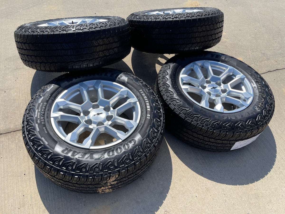 18" Chevy Silverado Suburban Tahoe OEM 14091 wheels rims GMC SET GOODYEAR A/T