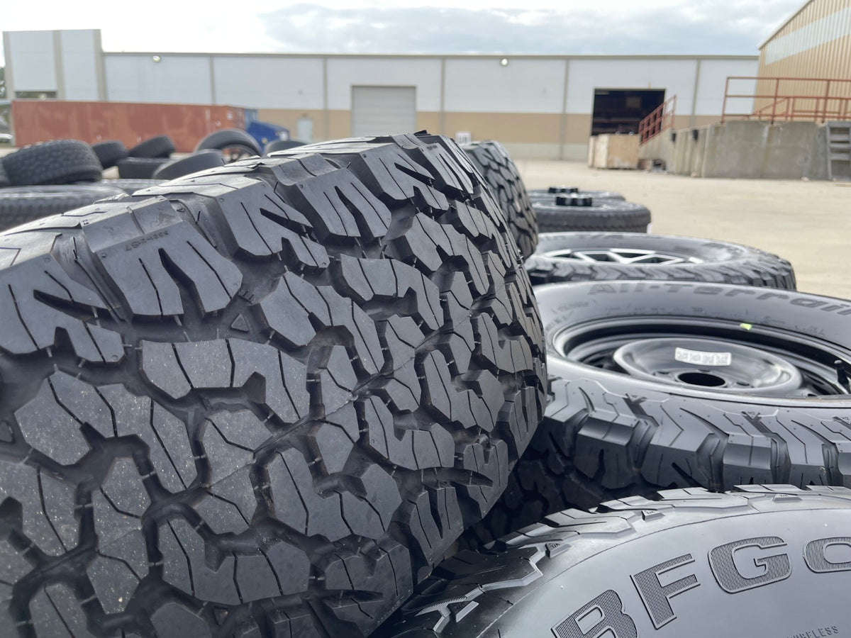 17" Jeep Wrangler Rubicon OEM 95730 9327 wheels rims Gladiator BFG KO2 37" NEW